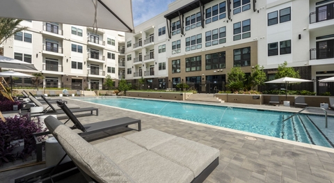 Rosslyn at Garden Oaks Apartments Houston Texas